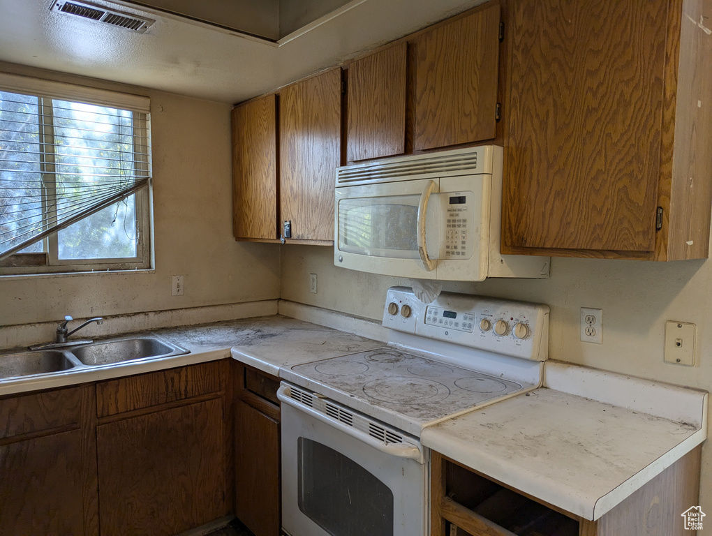 Photo 11 for MLS #2117098 at 955 E Creekhill Ln #31