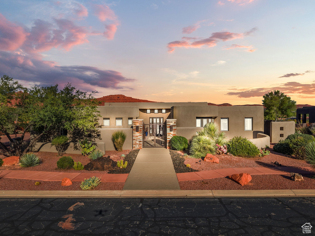 Photo 3 for MLS #2117101 at 2228 N Chaco Trl