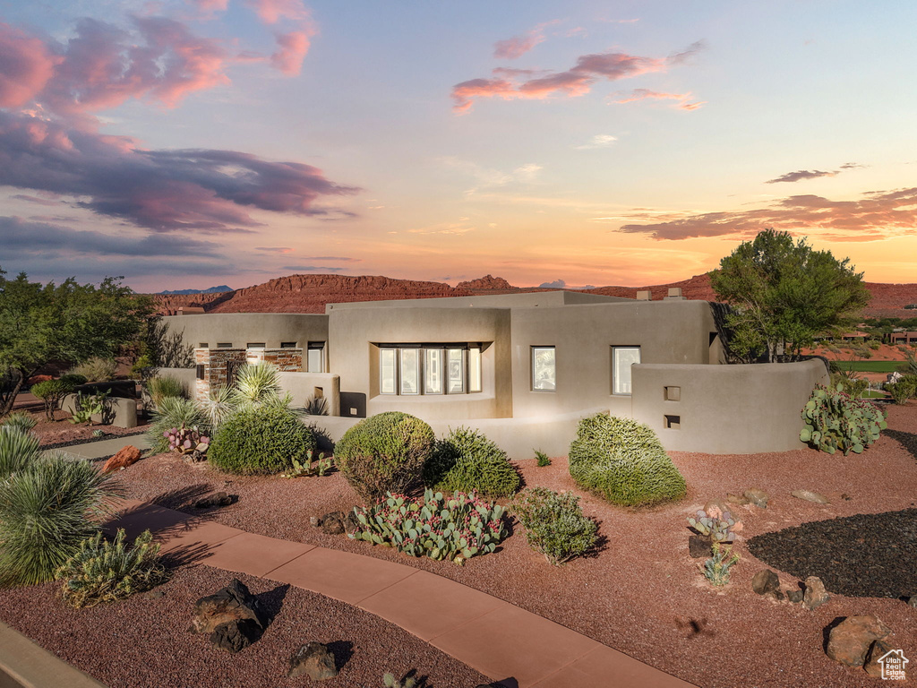 Photo 4 for MLS #2117101 at 2228 N Chaco Trl