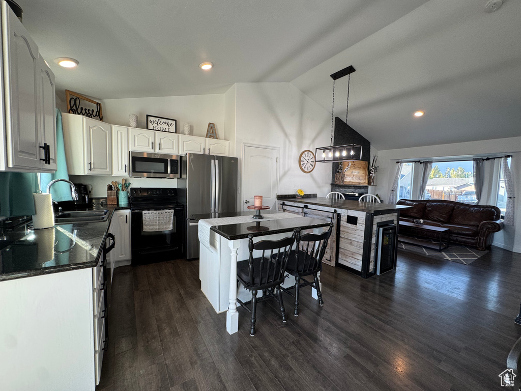2066 E EASTER DR Eagle Mountain, UT 84005