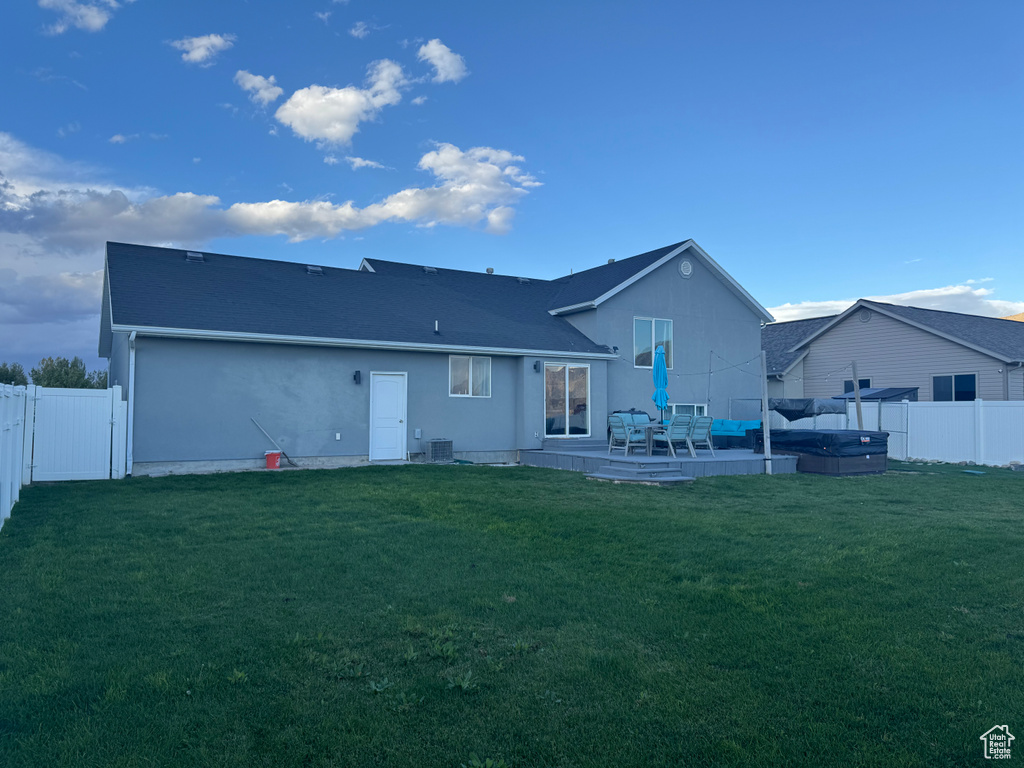 2066 E EASTER DR Eagle Mountain, UT 84005