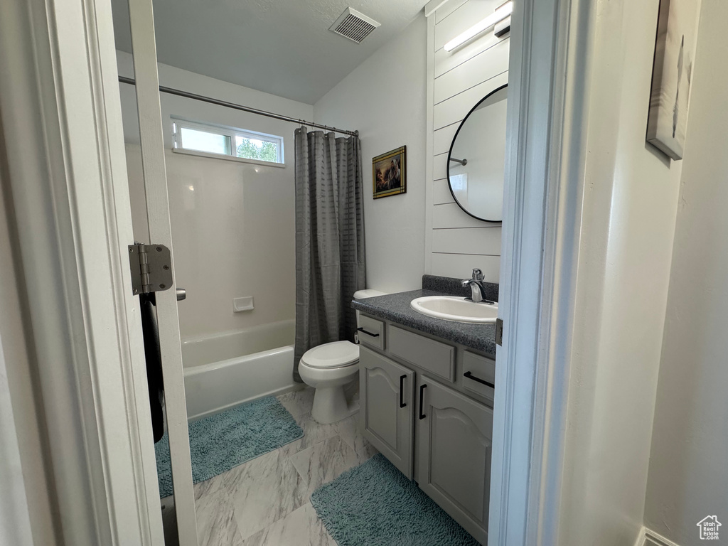 2066 E EASTER DR Eagle Mountain, UT 84005