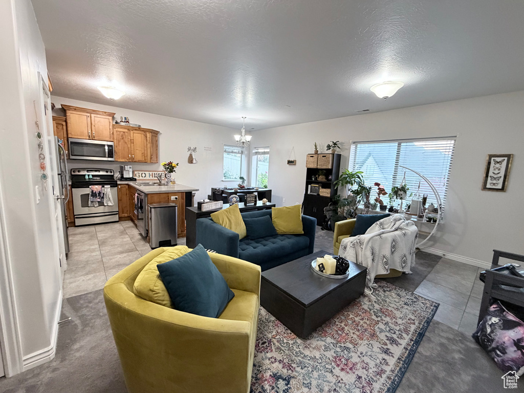 9121 S HIDDEN PEAK DR West Jordan, UT 84088