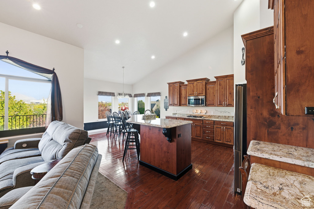 9121 S HIDDEN PEAK DR West Jordan, UT 84088