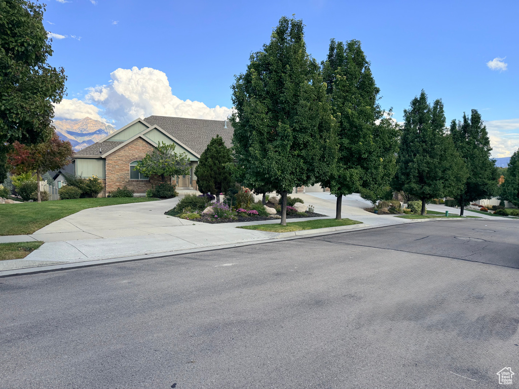 9121 S HIDDEN PEAK DR West Jordan, UT 84088