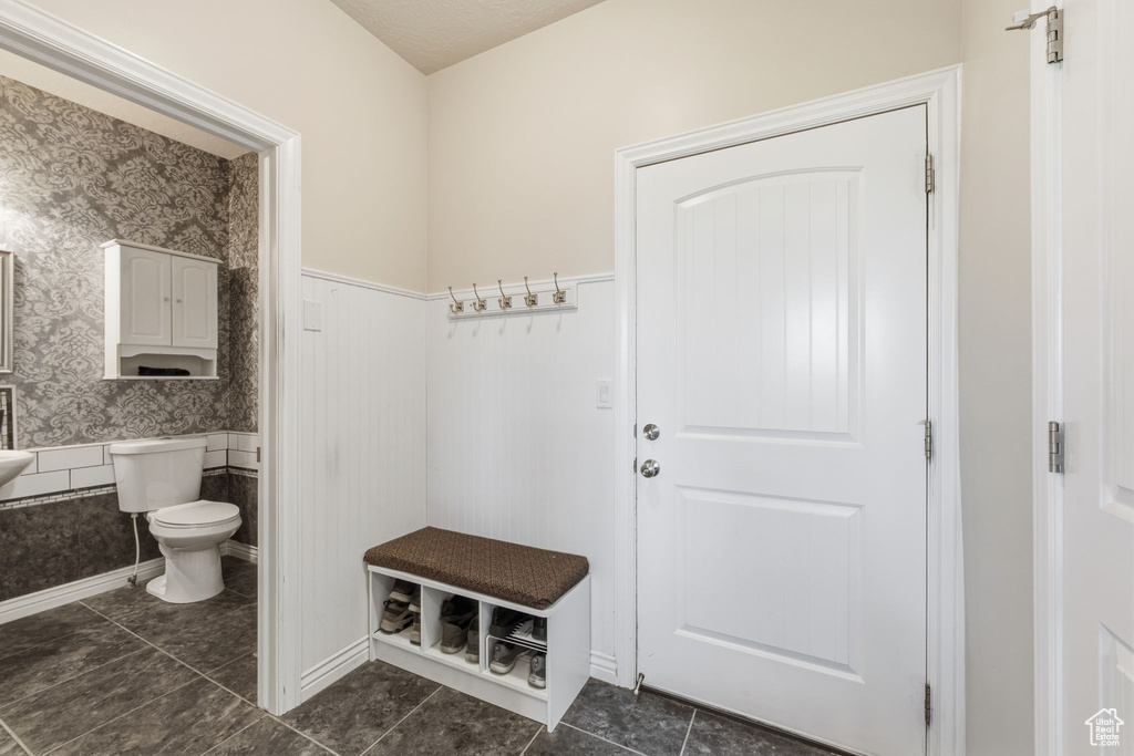 9121 S HIDDEN PEAK DR West Jordan, UT 84088