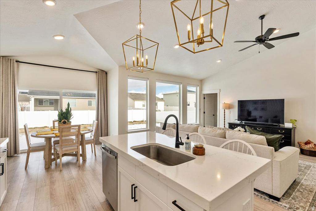 1573 E LYNX LN Eagle Mountain, UT 84005