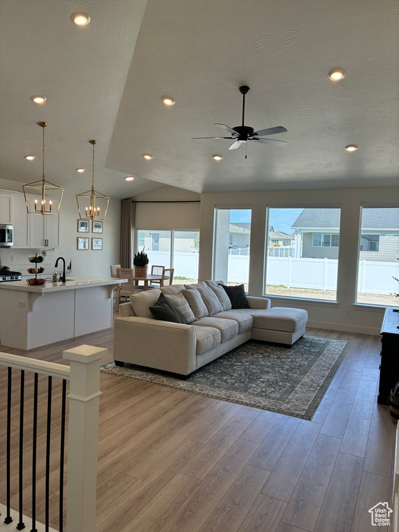 1573 E LYNX LN Eagle Mountain, UT 84005