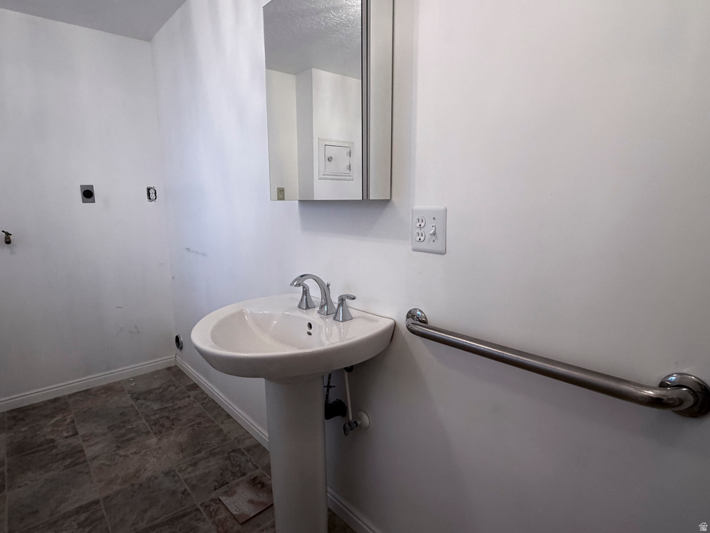 2855 S 1000 ST Perry, UT 84302