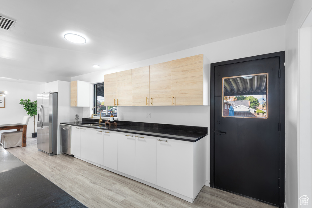 7994 S ROOSEVELT ST Midvale, UT 84047