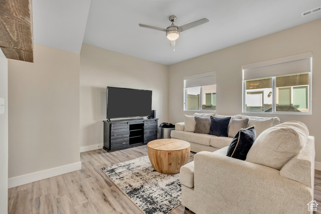 Photo 4 for MLS #2117144 at 2274 W 2710 South #271