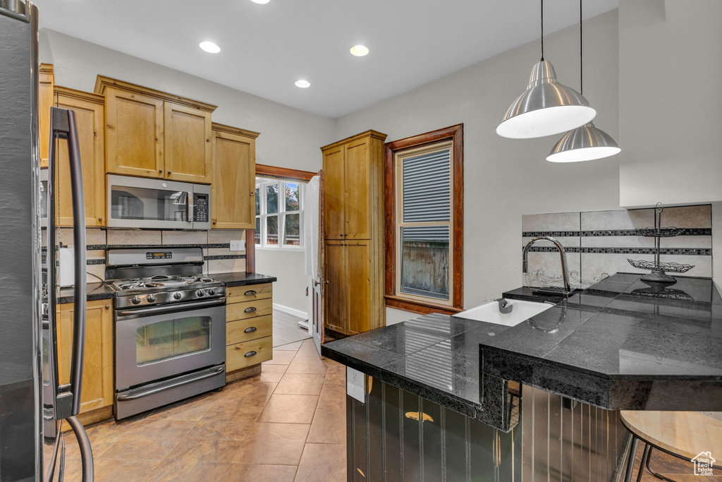 Photo 6 for MLS #2117183 at 827 E 500 South