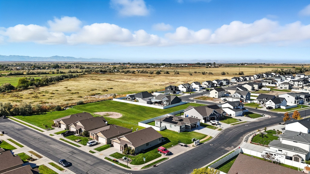 3468 N LARKSPUR LN Plain City, UT 84404