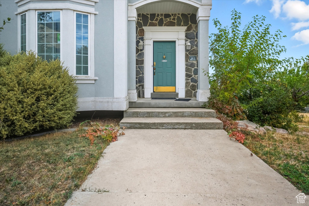 Photo 5 for MLS #2117215 at 2887 N Viewcrest Cir