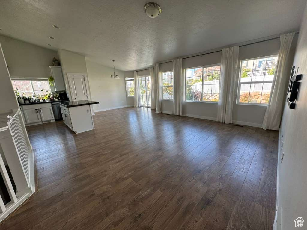 Photo 3 for MLS #2117236 at 972 W 600 South
