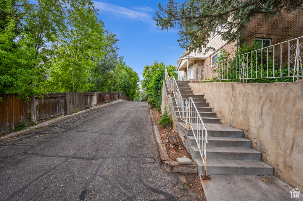 3006 CASTO LN Salt Lake City, UT 84117