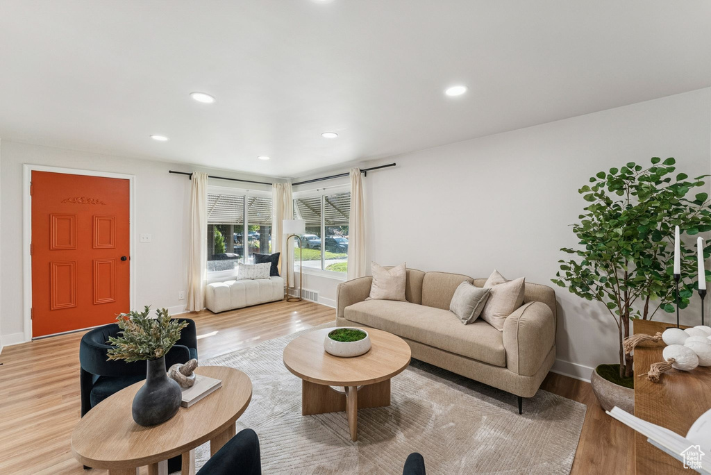 Photo 16 for MLS #2117296 at 1021 E Millbert Ave