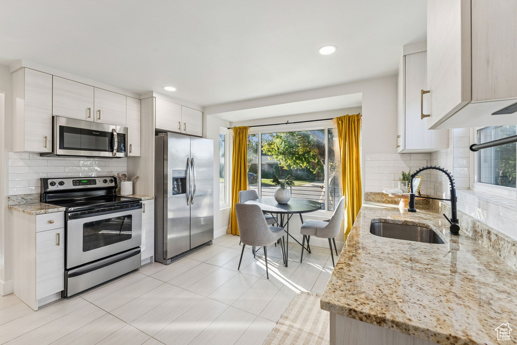 Photo 3 for MLS #2117296 at 1021 E Millbert Ave