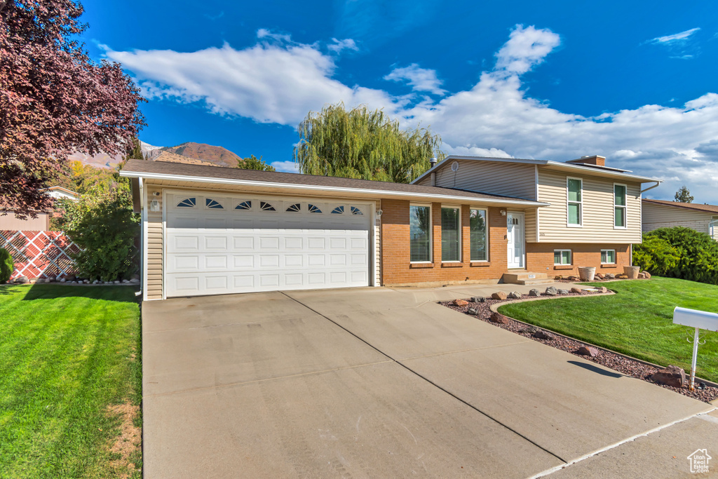 Photo 2 for MLS #2117304 at 505 S Melanie Ln