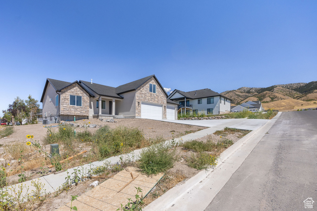 Photo 4 for MLS #2117313 at 821 E 160 North