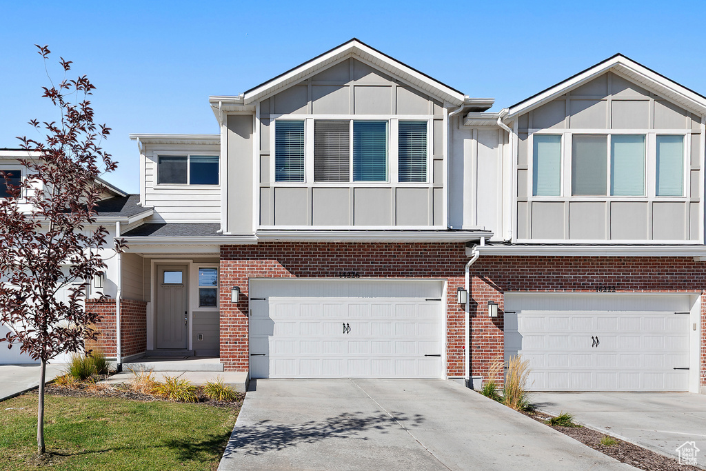 Photo 2 for MLS #2117317 at 14226 S Bella Vea Dr
