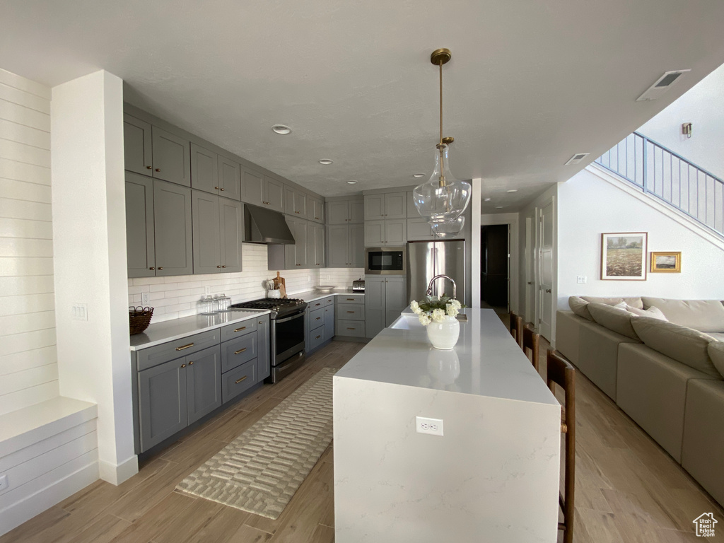 Photo 8 for MLS #2117325 at 779 W Periwinkle Ln