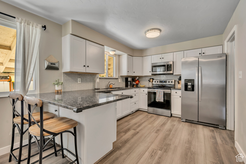 Photo 3 for MLS #2117331 at 17 W Plum St
