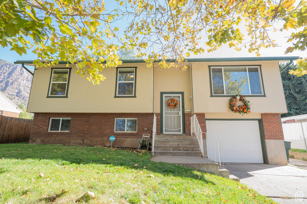 Photo 2 for MLS #2117351 at 622 Brinker Ave