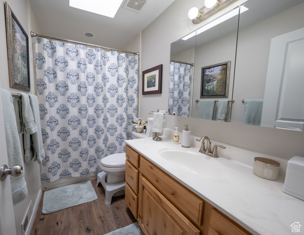 Photo 11 for MLS #2117351 at 622 Brinker Ave