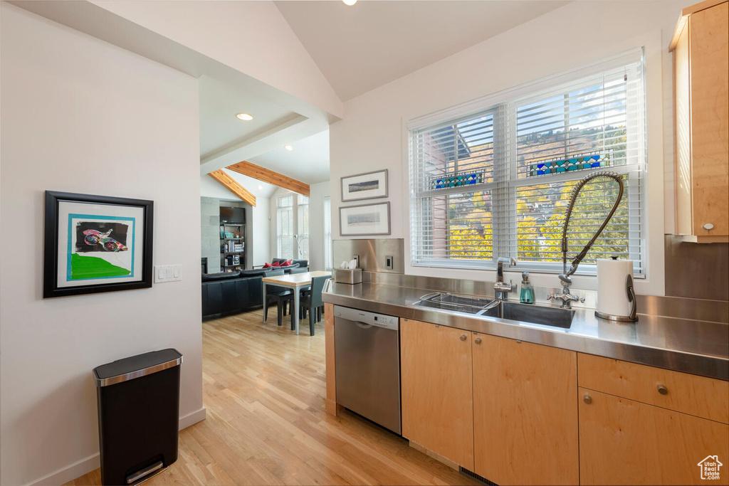 Photo 10 for MLS #2117354 at 156 Sandridge Ave