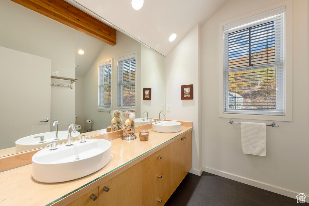 Photo 16 for MLS #2117354 at 156 Sandridge Ave
