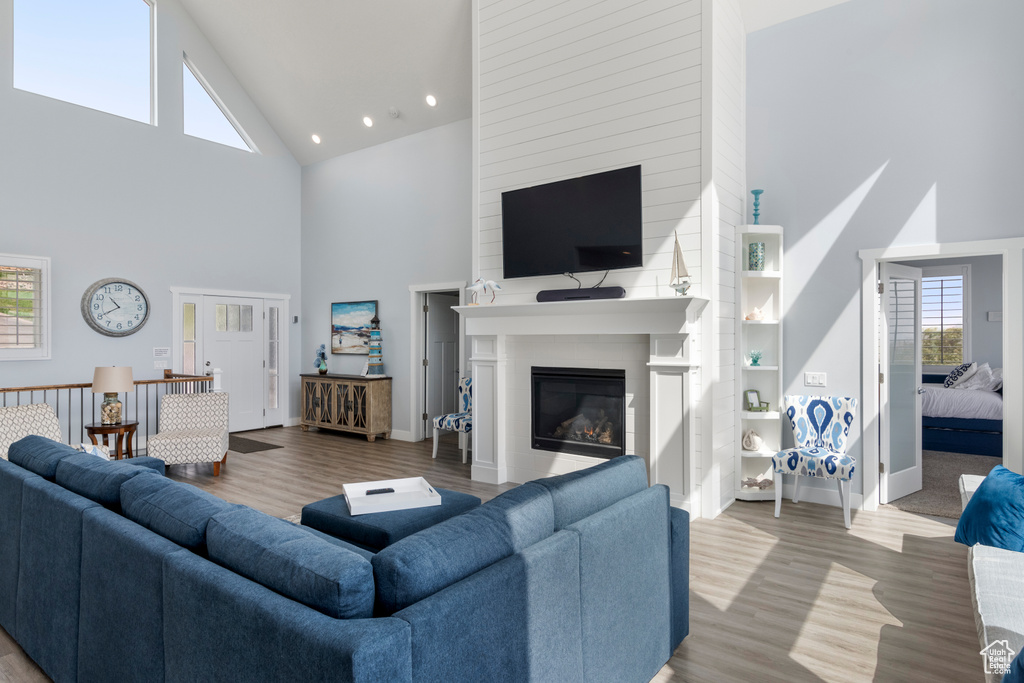 Photo 6 for MLS #2117358 at 732 S Spruce Dr