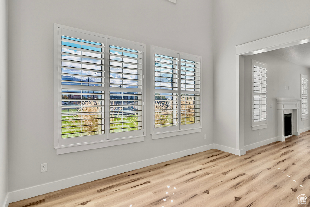 Photo 12 for MLS #2117363 at 1429 W Lincoln Way