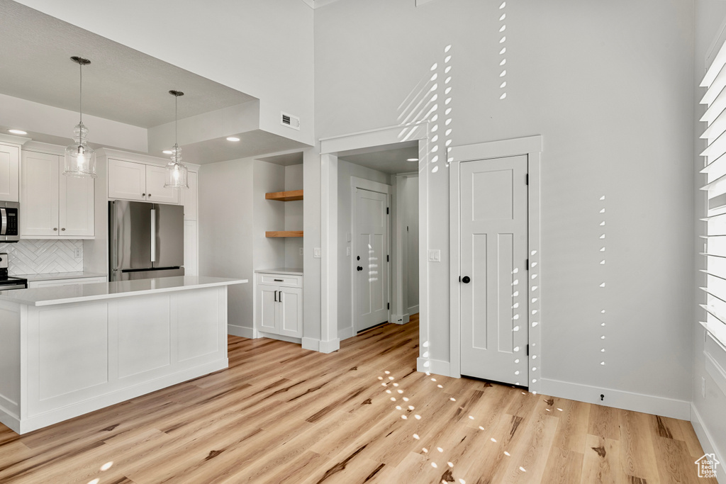 Photo 6 for MLS #2117363 at 1429 W Lincoln Way