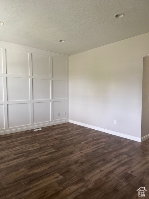 Photo 3 for MLS #2117389 at 7712 N Red Oak Rd