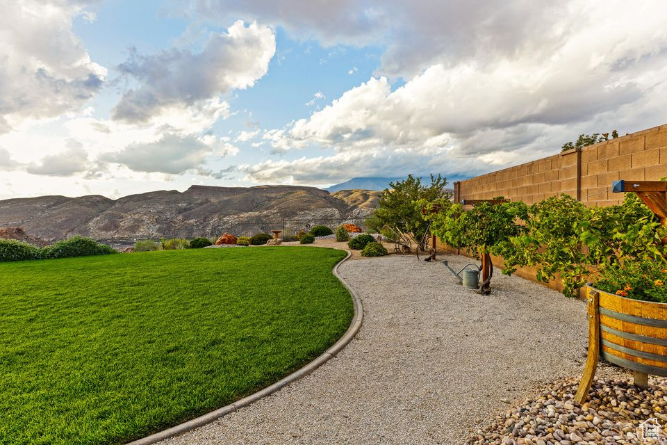 Photo 31 for MLS #2117395 at 2860 W Cliffhanger Dr