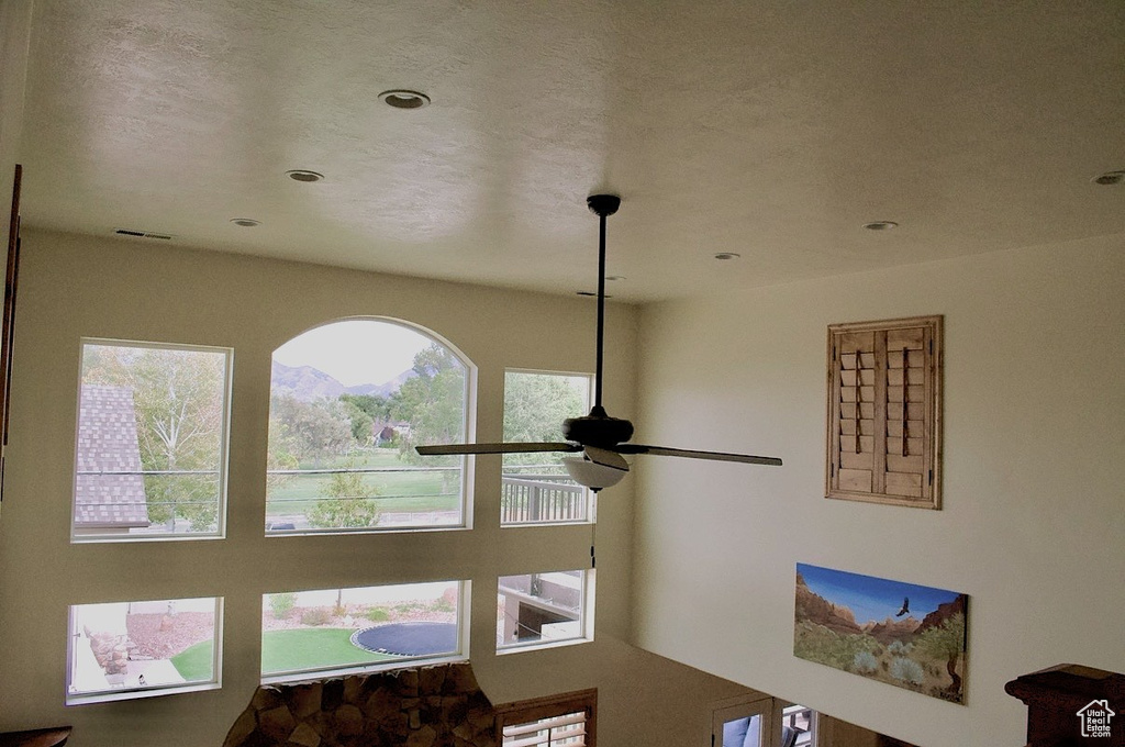 Photo 5 for MLS #2117409 at 469 E Vine St