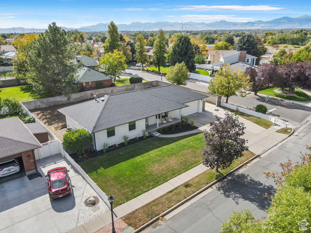 Photo 5 for MLS #2117410 at 863 W Germania Ave