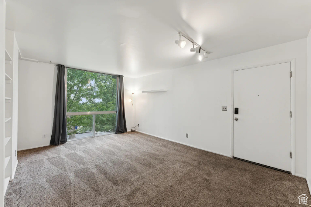 Photo 6 for MLS #2117412 at 438 N Center St #208