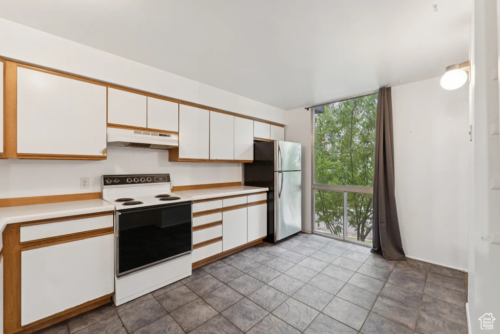 Photo 9 for MLS #2117412 at 438 N Center St #208
