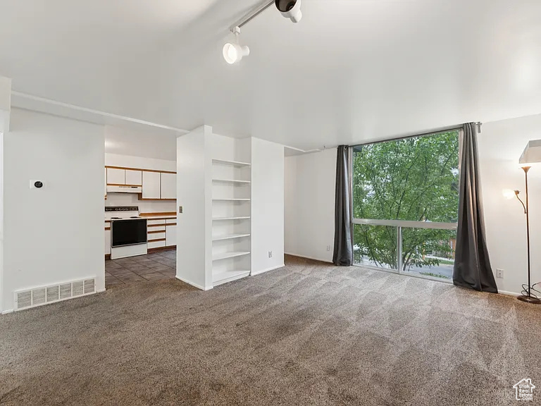 Photo 7 for MLS #2117412 at 438 N Center St #208