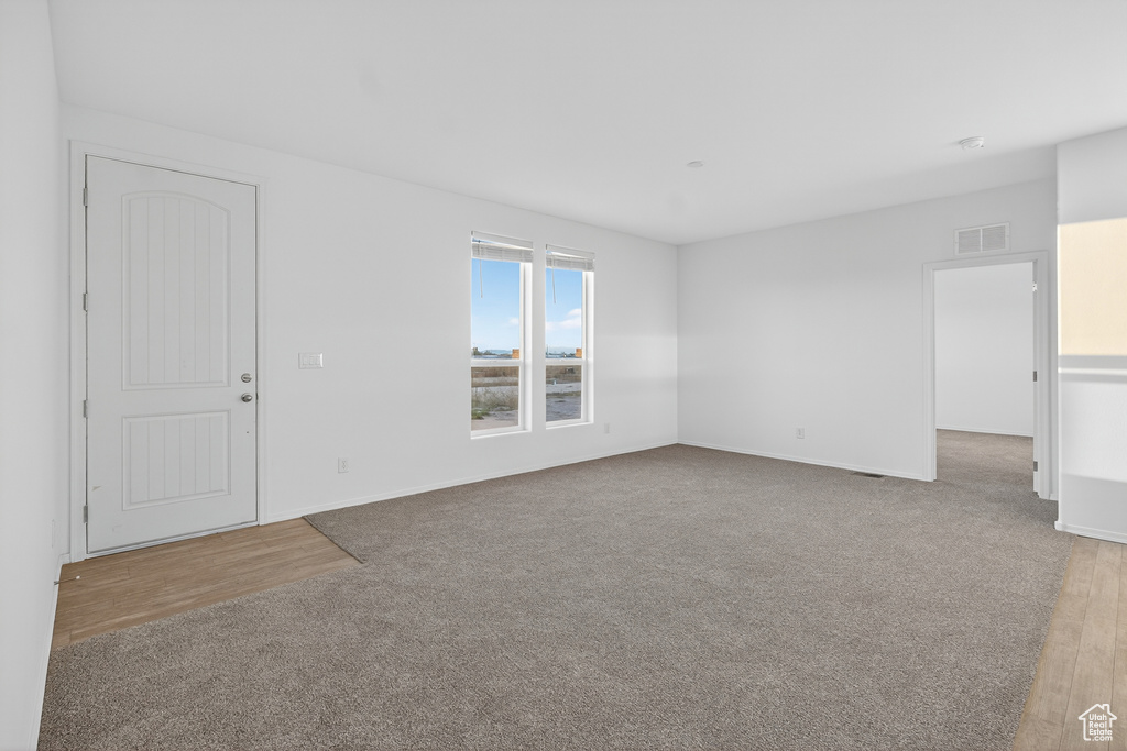 Photo 5 for MLS #2117415 at 1700 W 2700 North #113