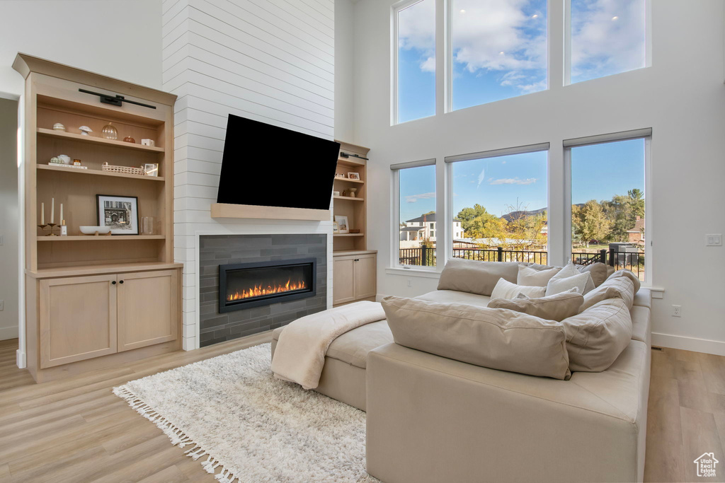 Photo 3 for MLS #2117455 at 1094 W 1425 North