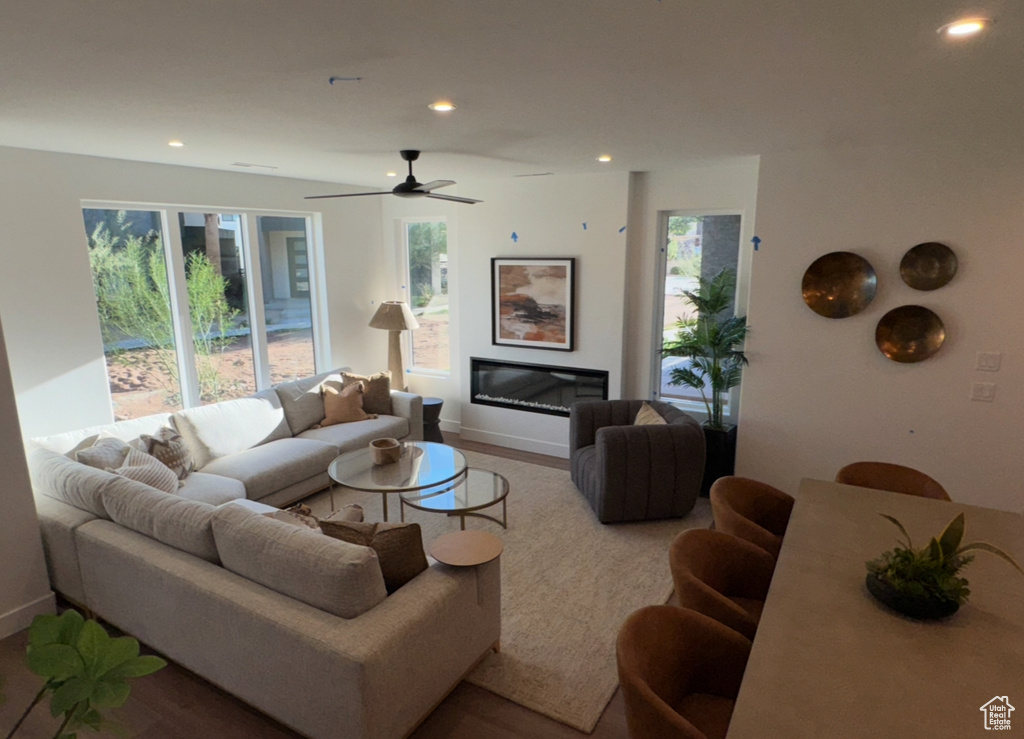 Photo 9 for MLS #2117463 at 723 W Sapphire Ln