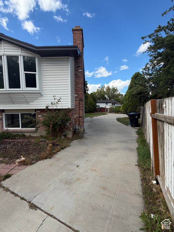 Photo 3 for MLS #2117476 at 2016 W Hewwood Cir