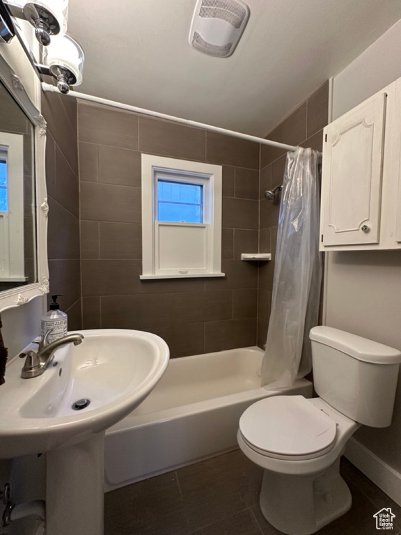 Photo 17 for MLS #2117498 at 828 E Logan Ave