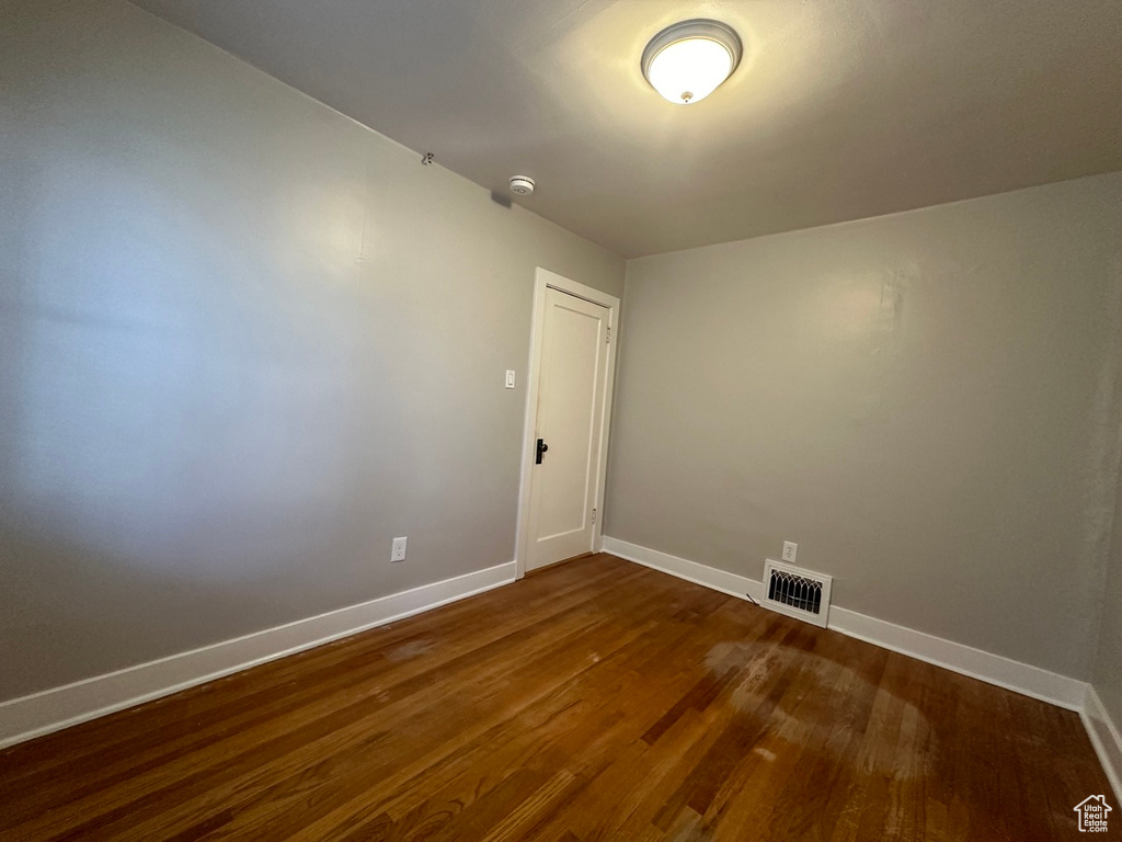 Photo 12 for MLS #2117498 at 828 E Logan Ave