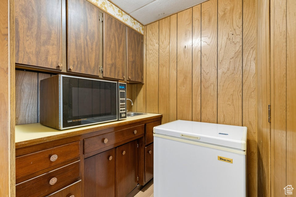 Photo 9 for MLS #2117508 at 160 W 380 North