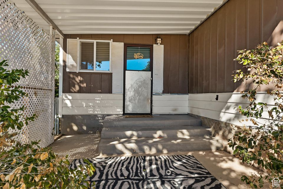 Photo 3 for MLS #2117508 at 160 W 380 North