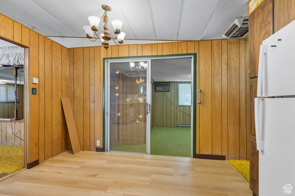 Photo 10 for MLS #2117508 at 160 W 380 North